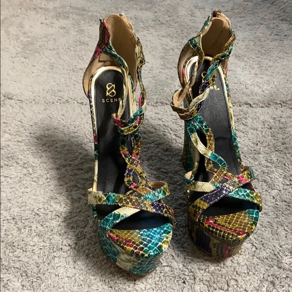 Shoes - Picture 1 of 3